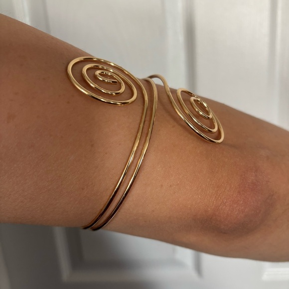 Elegant Gold Swirl Cuff Bracelet - Picture 2 of 3